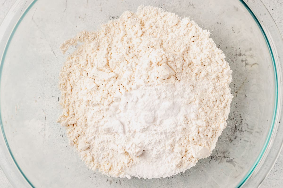 flour, salt, and baking soda in a bowl.